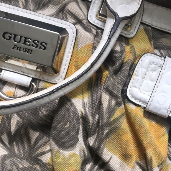 Guess purse / hand bag - Picture 4 of 4